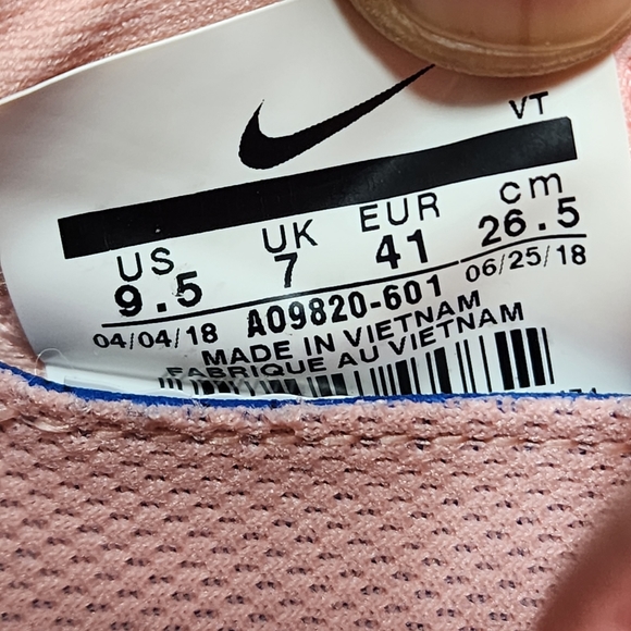 Nike react size 9.5 - Picture 3 of 8